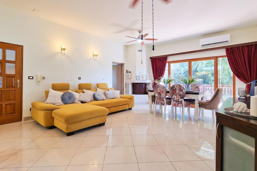 Apartment Kalliope, 200M Sea Kaštela Exteriér fotografie