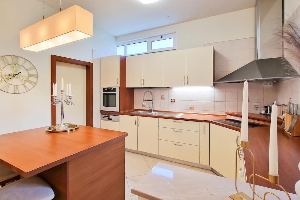 Apartment Kalliope, 200M Sea Kaštela Exteriér fotografie